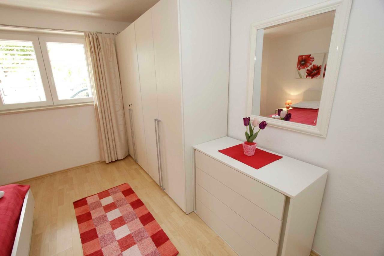מאקרסקה Apartmani Ivona & Ivo מראה חיצוני תמונה