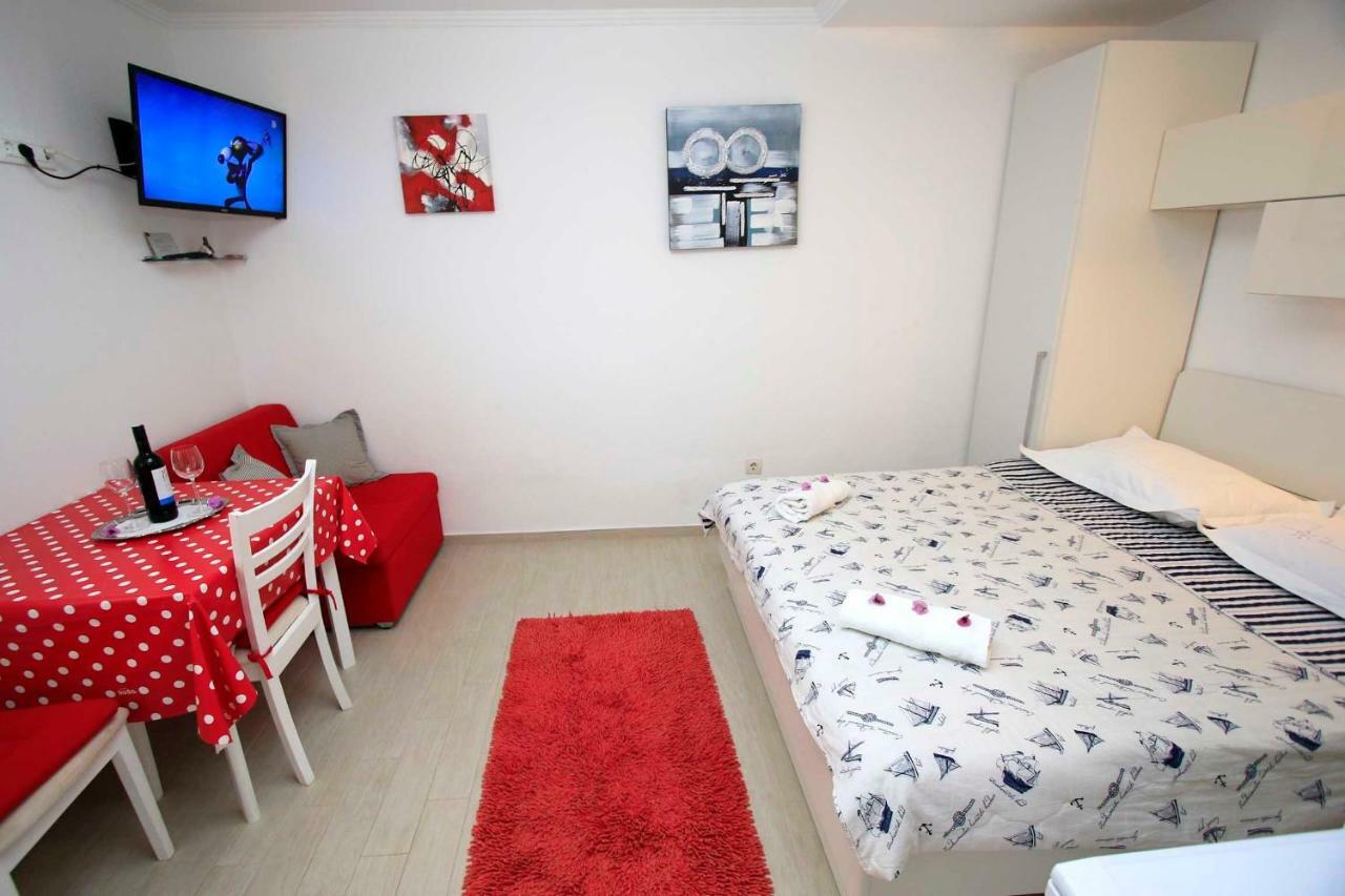 מאקרסקה Apartmani Ivona & Ivo מראה חיצוני תמונה