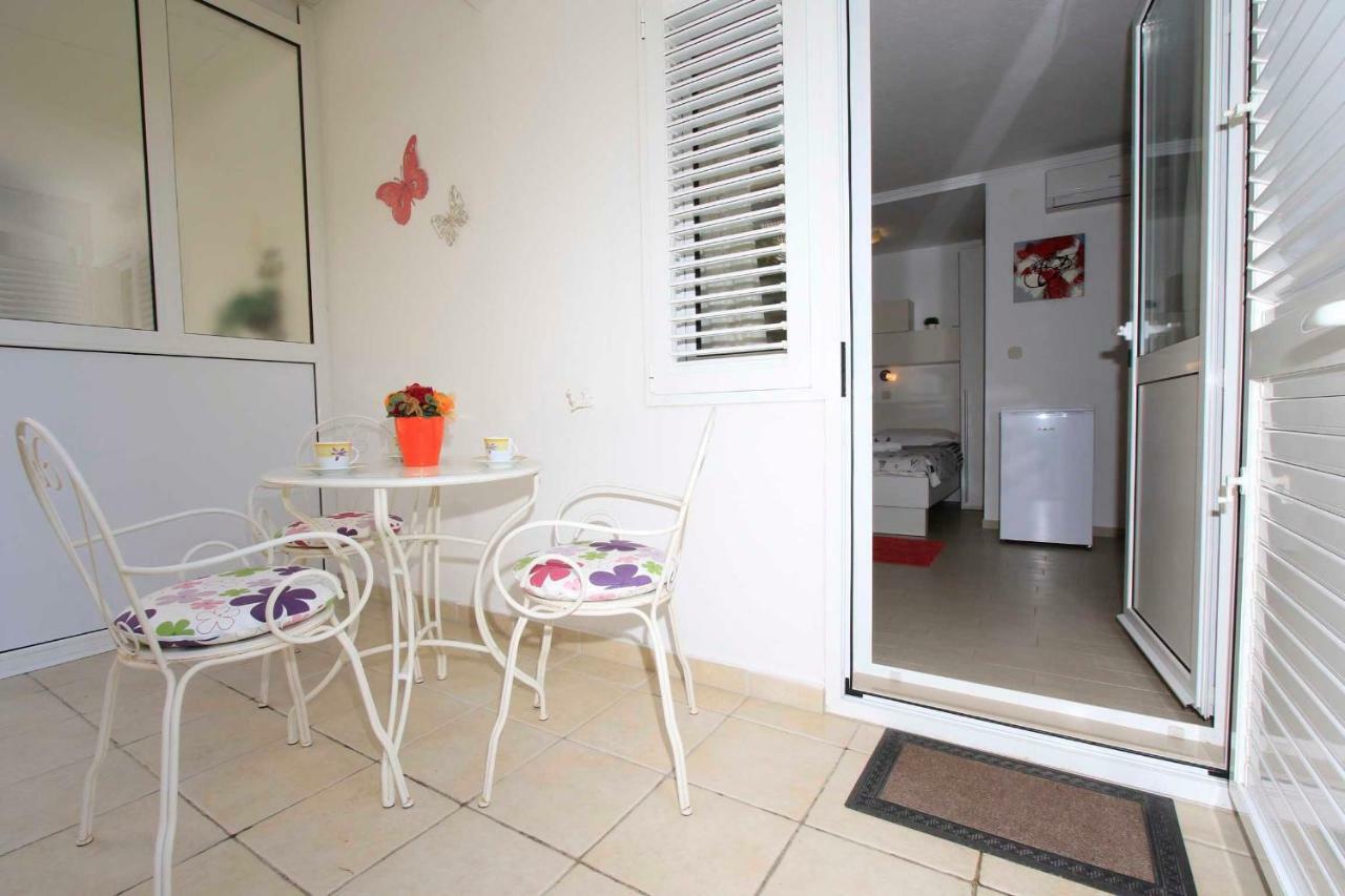 מאקרסקה Apartmani Ivona & Ivo מראה חיצוני תמונה