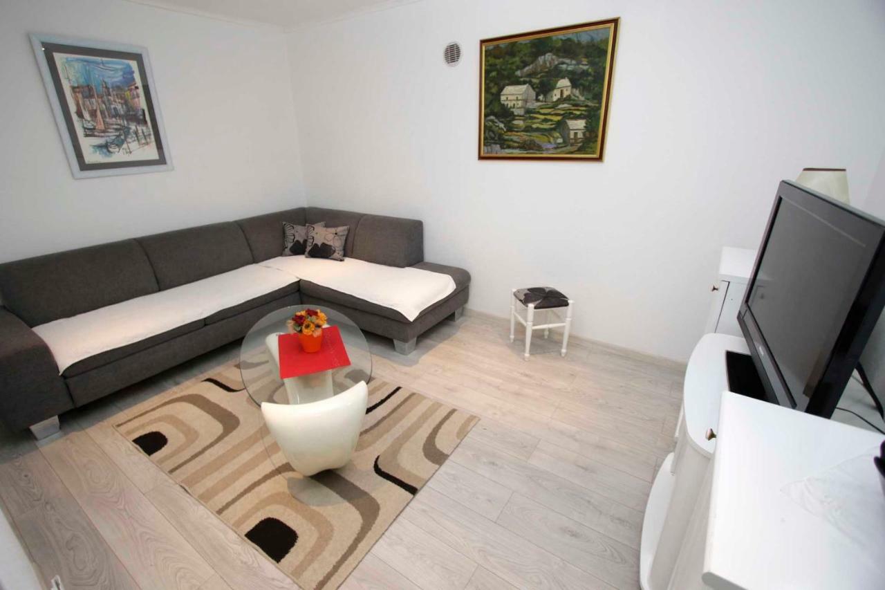 מאקרסקה Apartmani Ivona & Ivo מראה חיצוני תמונה