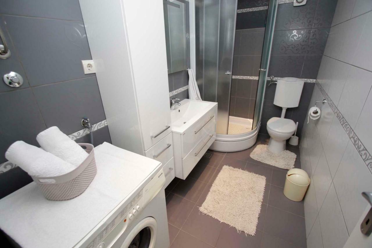 מאקרסקה Apartmani Ivona & Ivo מראה חיצוני תמונה